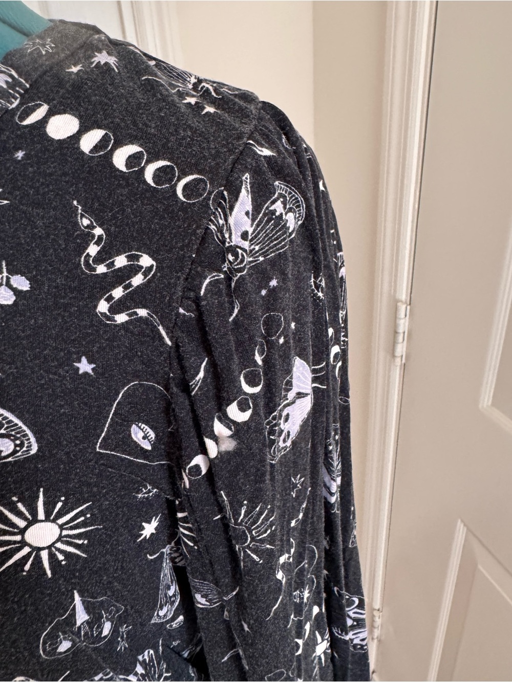 Black Celestial Print Long-Sleeve Women's Top - Picture 4 of 9